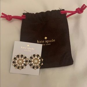 Kate Spade tuxedo pearl earrings NWT